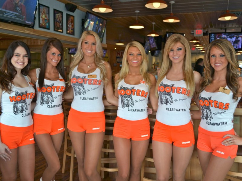 hooters girls